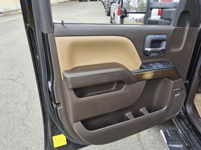 Used 2018 GMC Sierra 2500 Denali w/ Duramax Plus Package AWD/4WD image 16