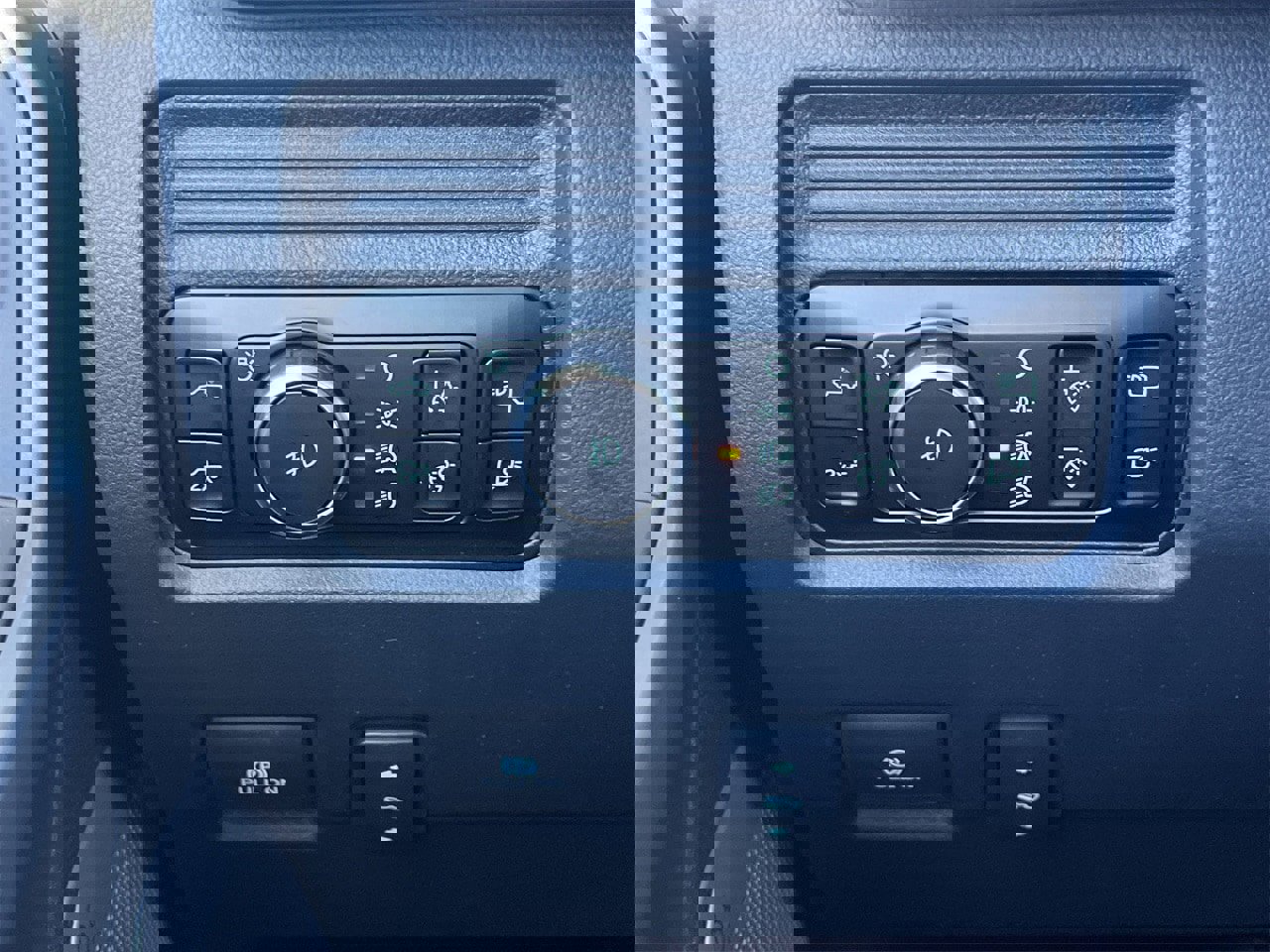 New 2026 Ford F250 Lariat w/ Tremor Off-Road Package image 19