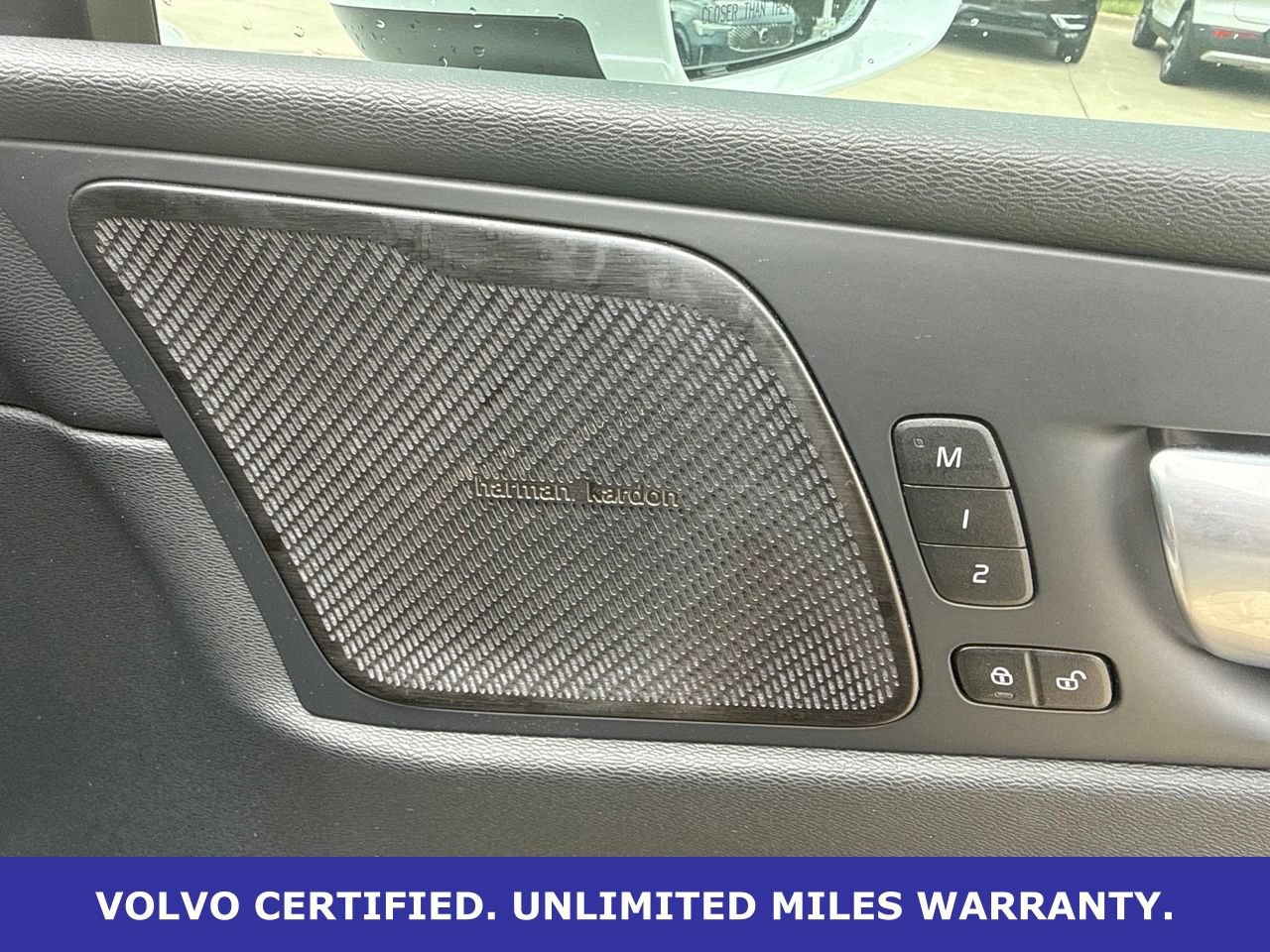 Certified 2023 Volvo XC60 B5 Ultimate w/ Climate Package AWD/4WD image 11
