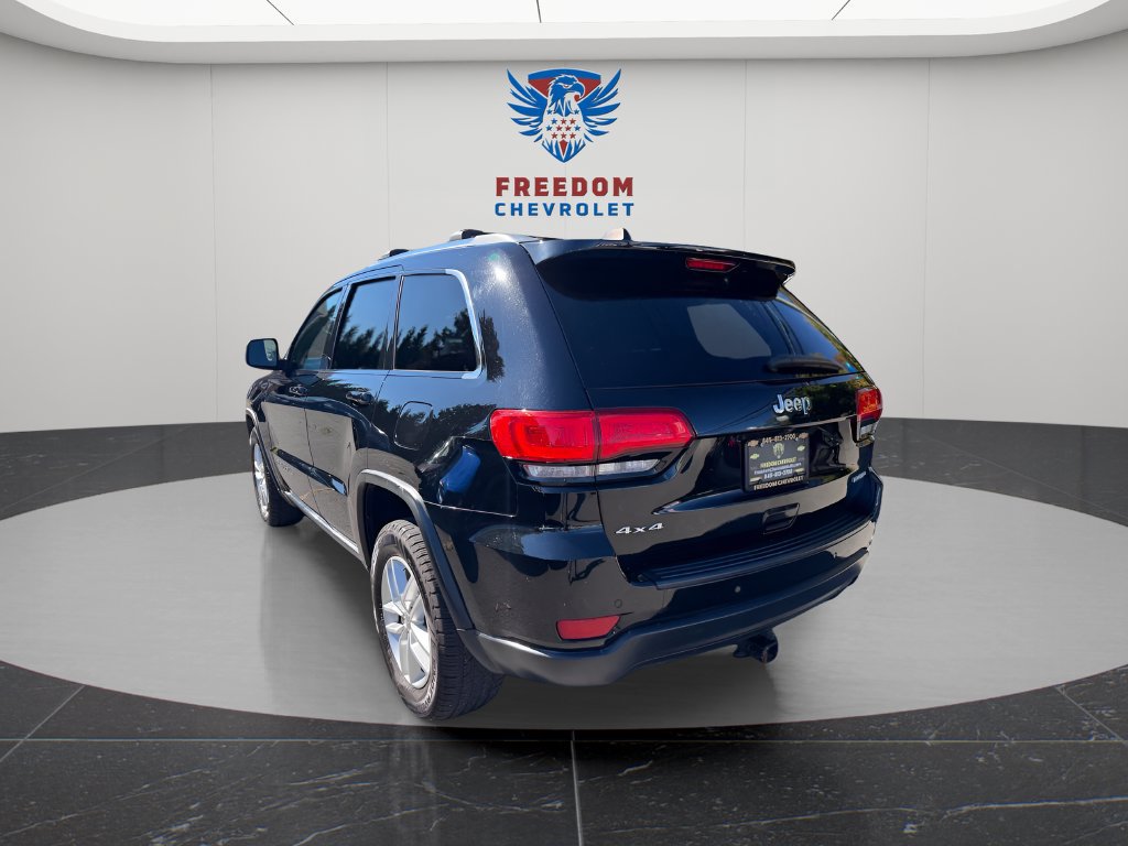 Used 2017 Jeep Grand Cherokee Laredo w/ Quick Order Package 23E AWD/4WD image 4