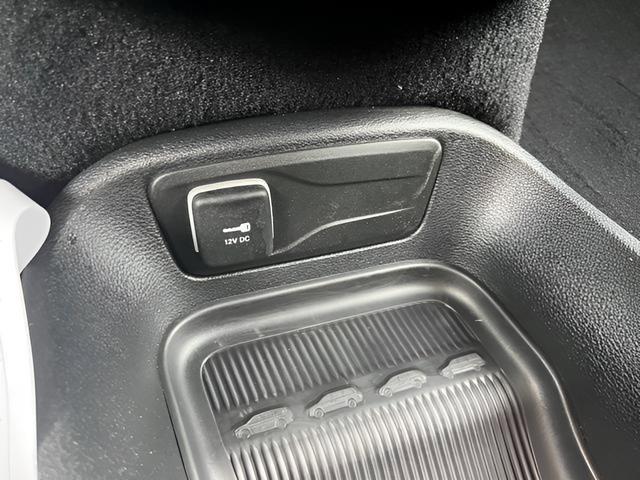 Used 2025 Chrysler Pacifica Select FWD image 22