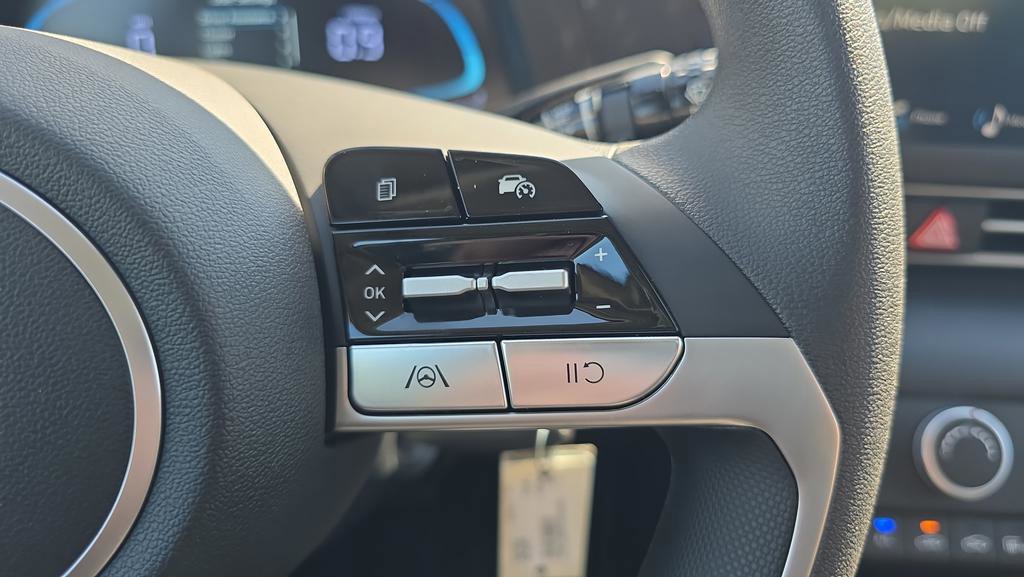 New 2026 Hyundai Elantra SE FWD image 25