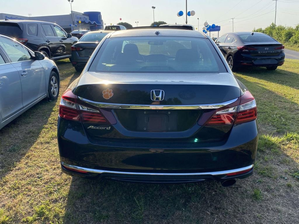 Used 2017 Honda Accord EX-L image 8