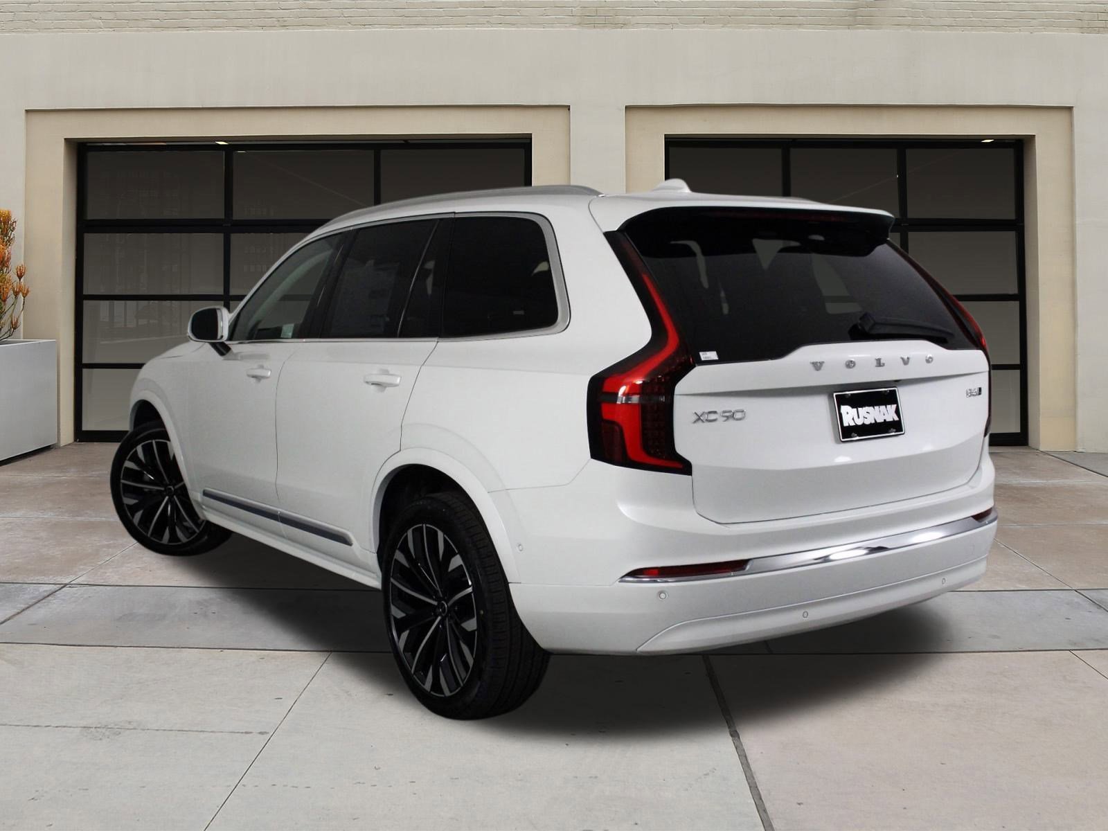 New 2025 Volvo XC90 B6 Plus image 3