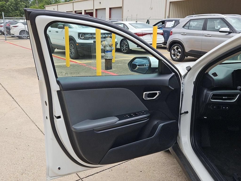 Used 2025 Kia K4 FWD image 11