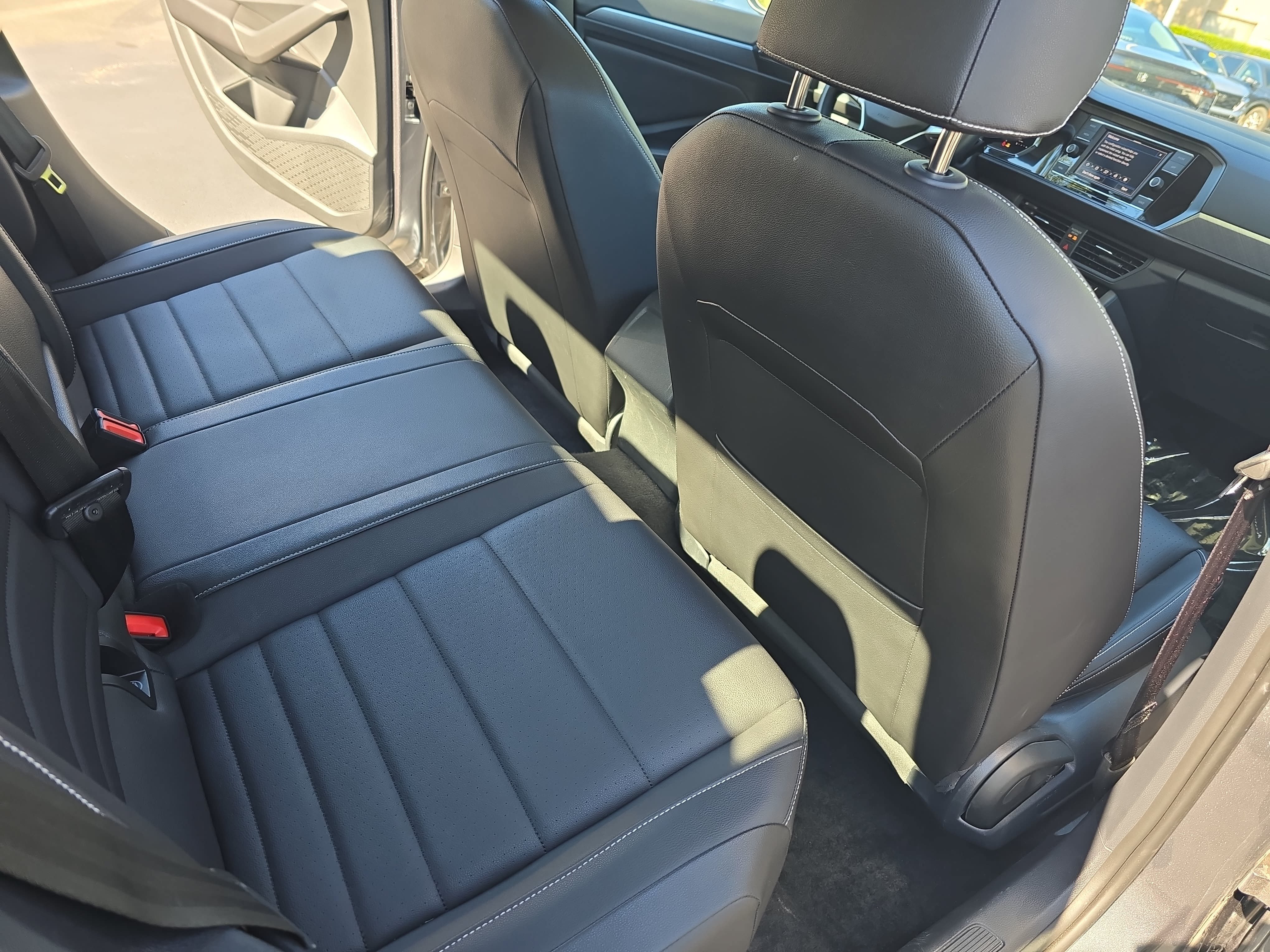 Certified 2023 Volkswagen Jetta SE w/ Panoramic Sunroof Package FWD image 11