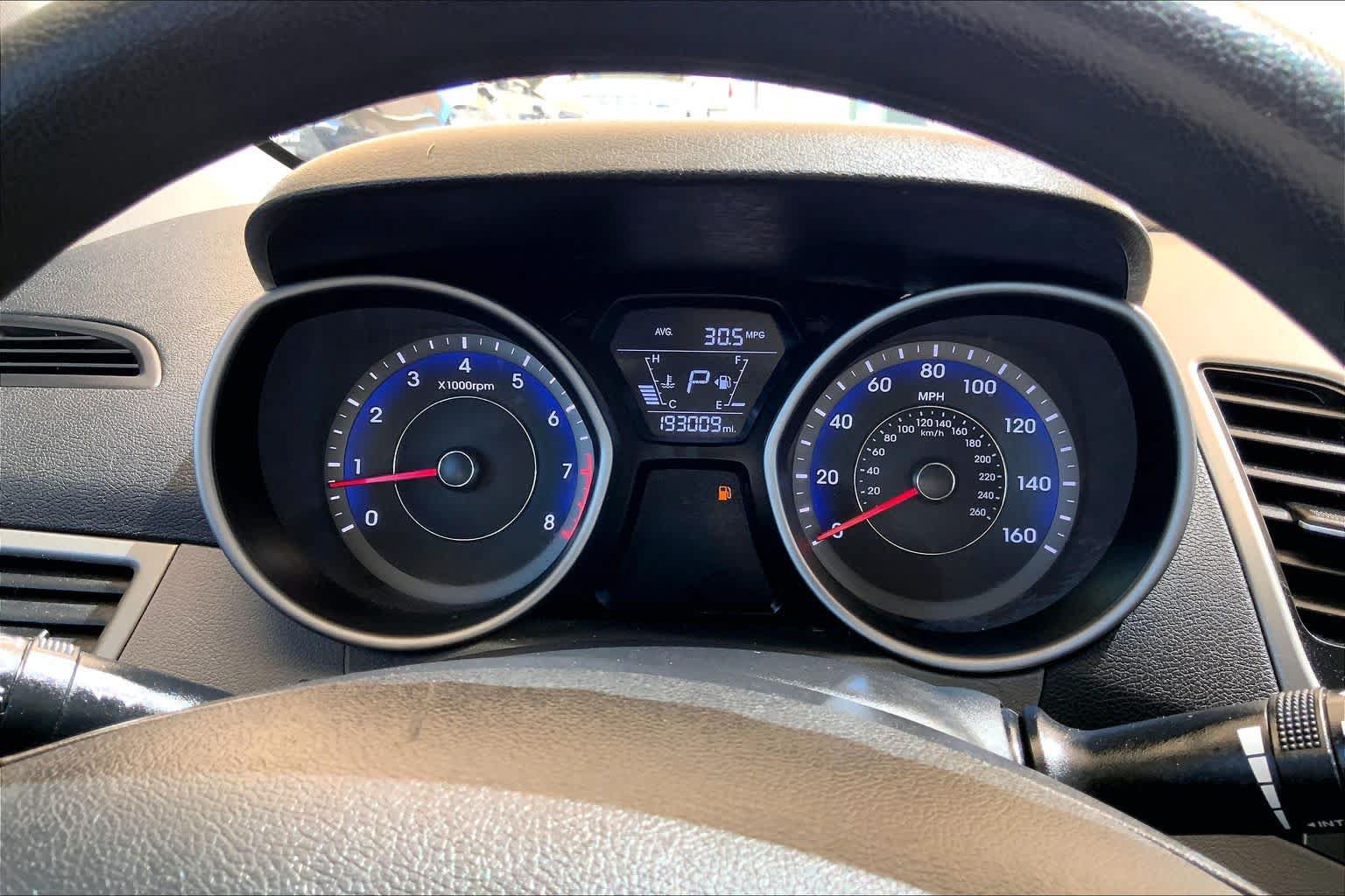 Used 2014 Hyundai Elantra SE FWD image 24