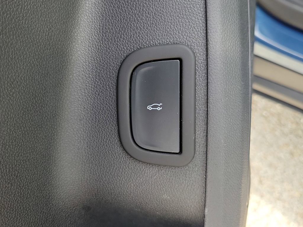 Used 2025 Chevrolet Traverse LT image 21