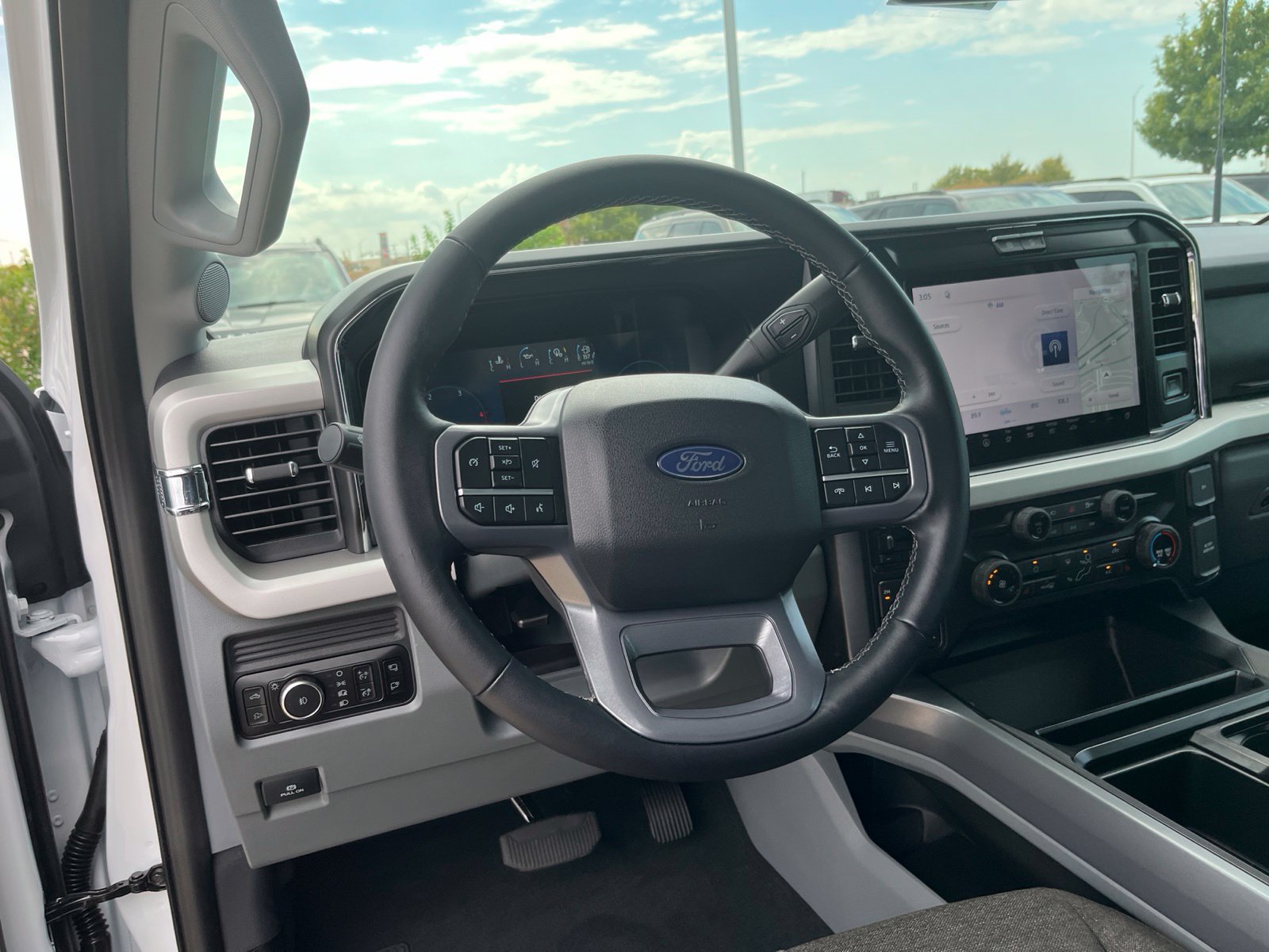 New 2027 Ford F250 XLT w/ XLT Premium Package AWD/4WD image 15