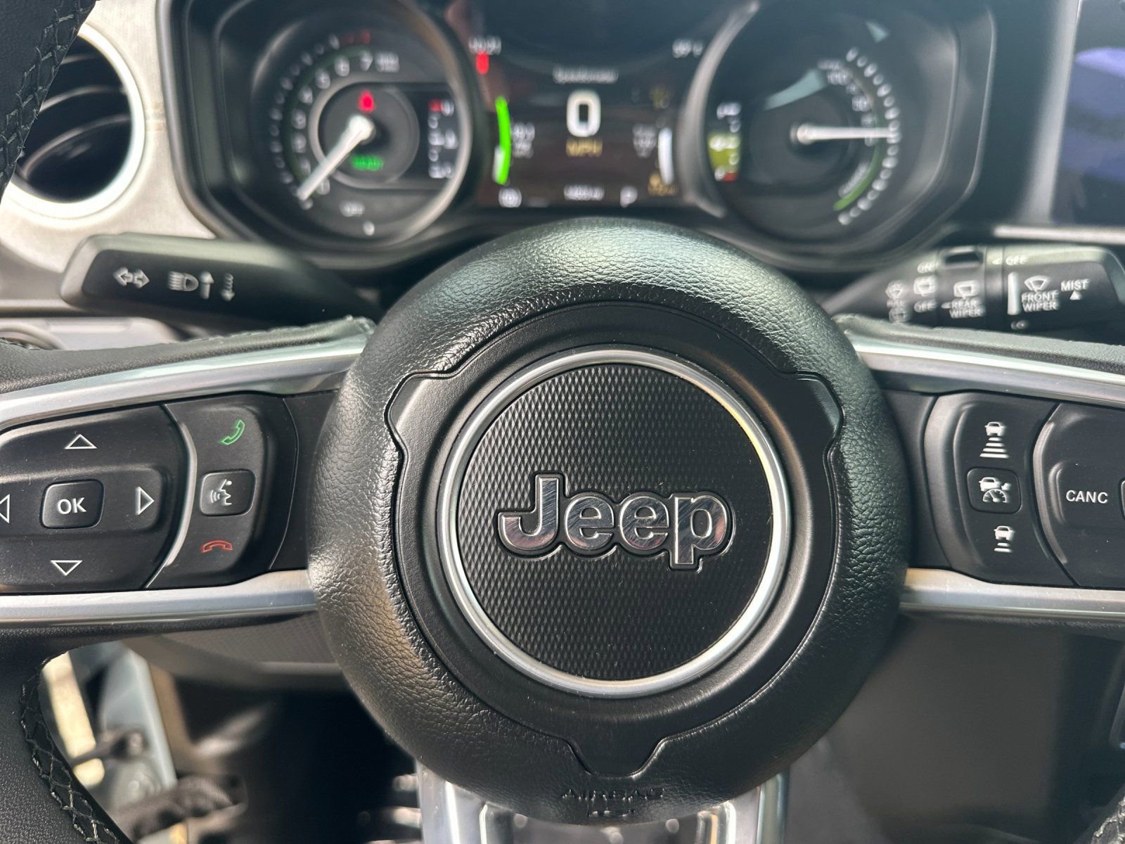 Used 2025 Jeep Wrangler Unlimited Sahara AWD/4WD image 22