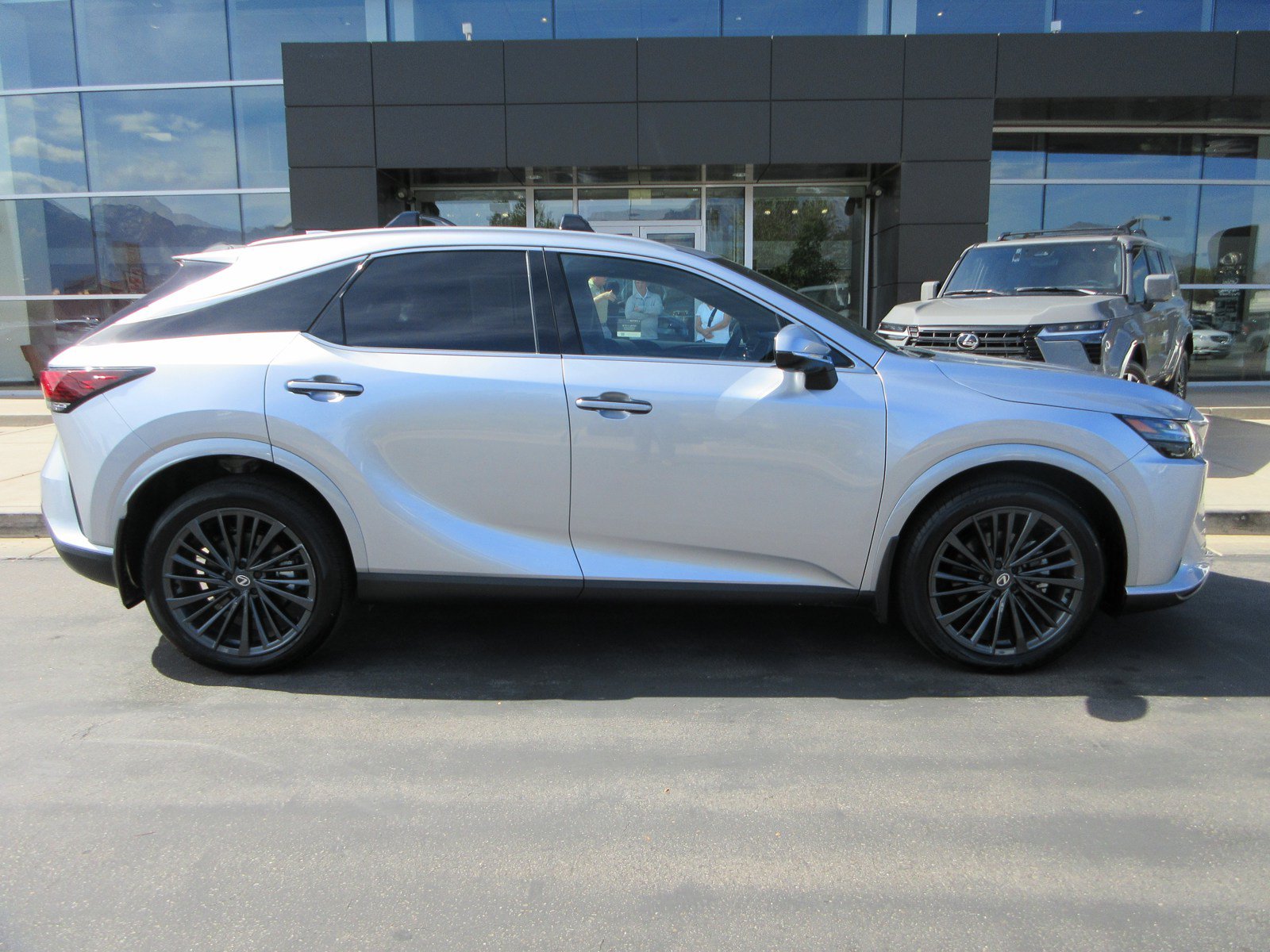 Used 2026 Lexus RX 350h w/ Convenience Package AWD/4WD image 11