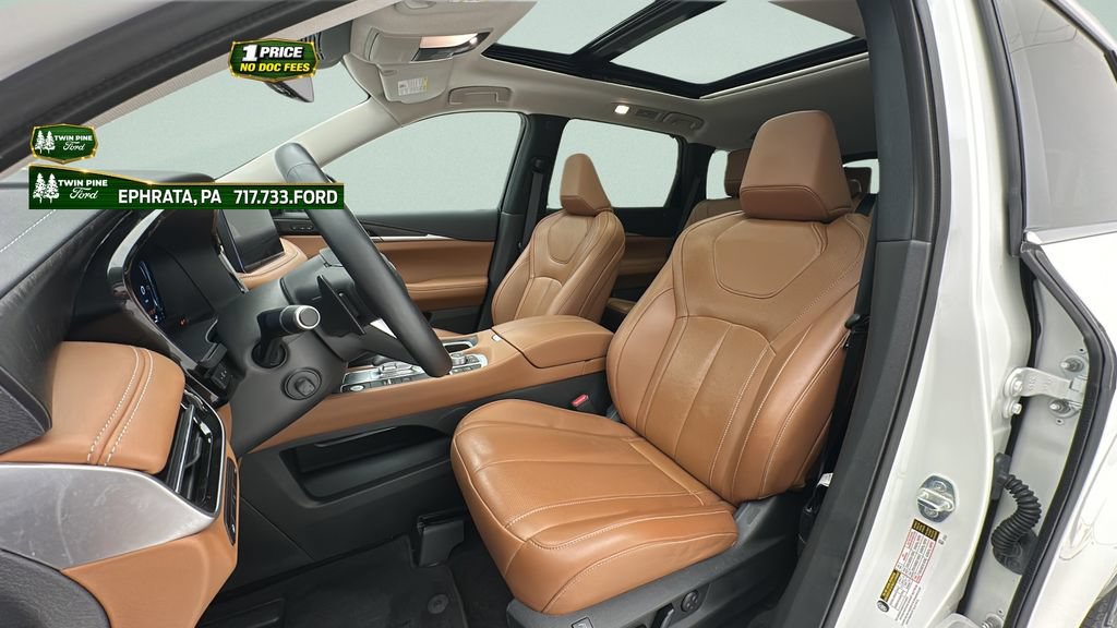 Used 2024 INFINITI QX60 Sensory AWD/4WD image 14