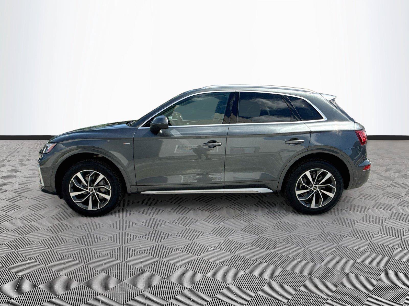 Used 2023 Audi Q5 2.0T Premium w/ Convenience Package AWD/4WD image 4