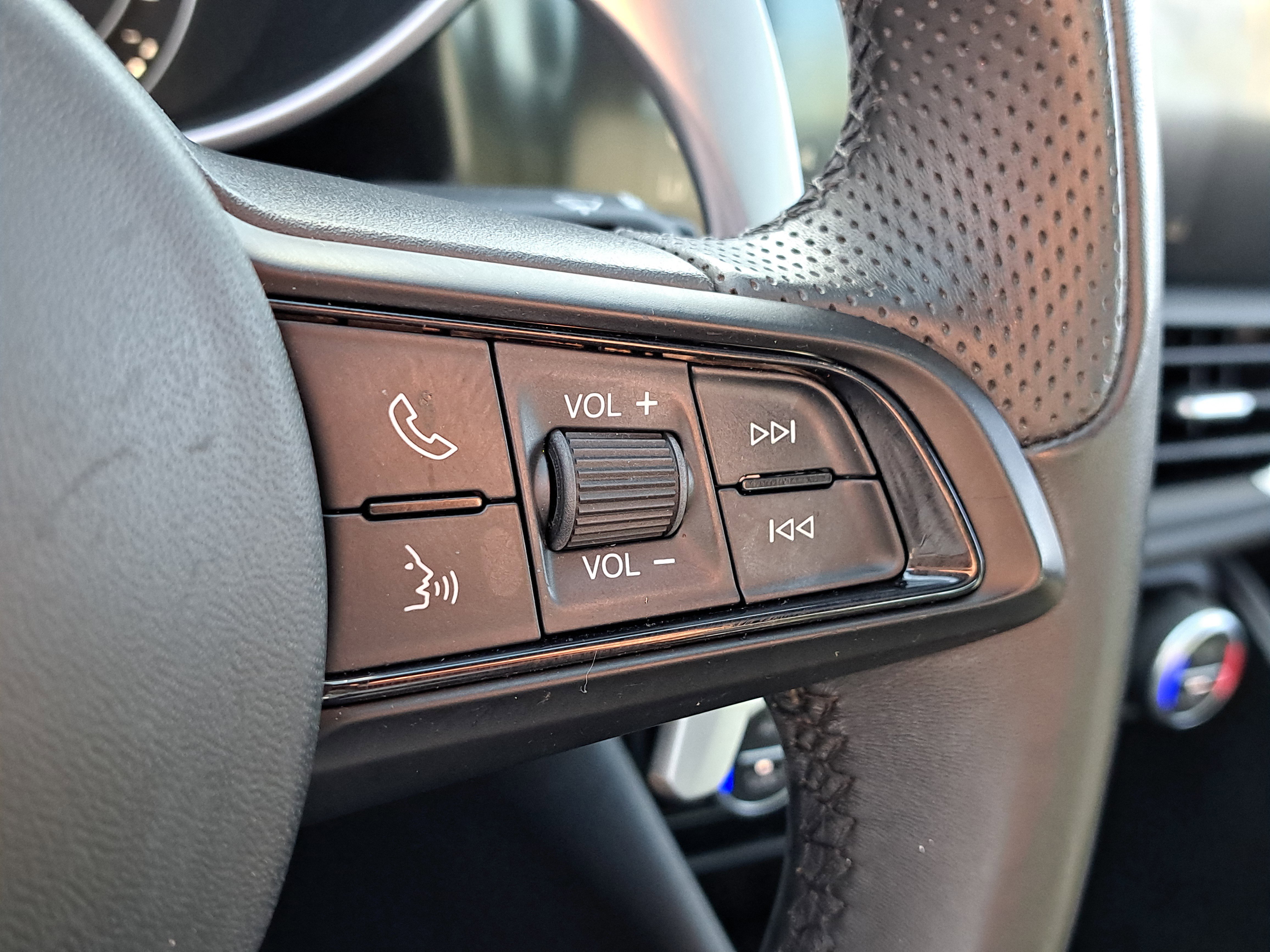 Used 2020 Alfa Romeo Giulia Ti Sport w/ Quick Order Package 22S Sport image 24