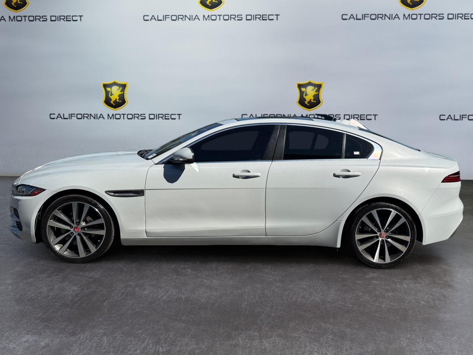 Used 2020 Jaguar XE S RWD image 2