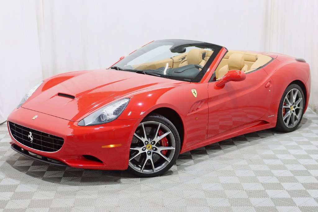 Used 2012 Ferrari California RWD image 8