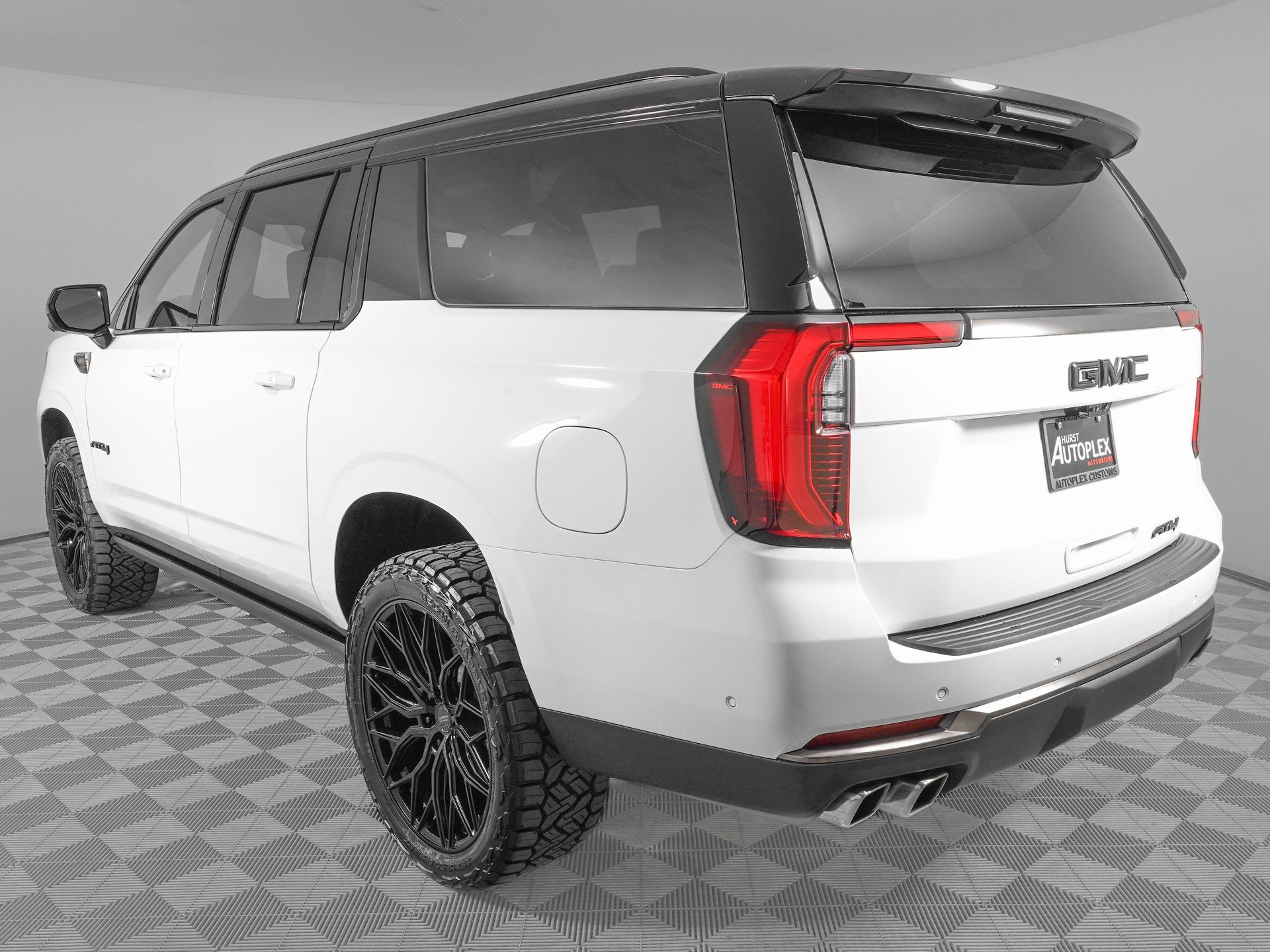 Used 2026 GMC Yukon XL AT4 Ultimate image 8