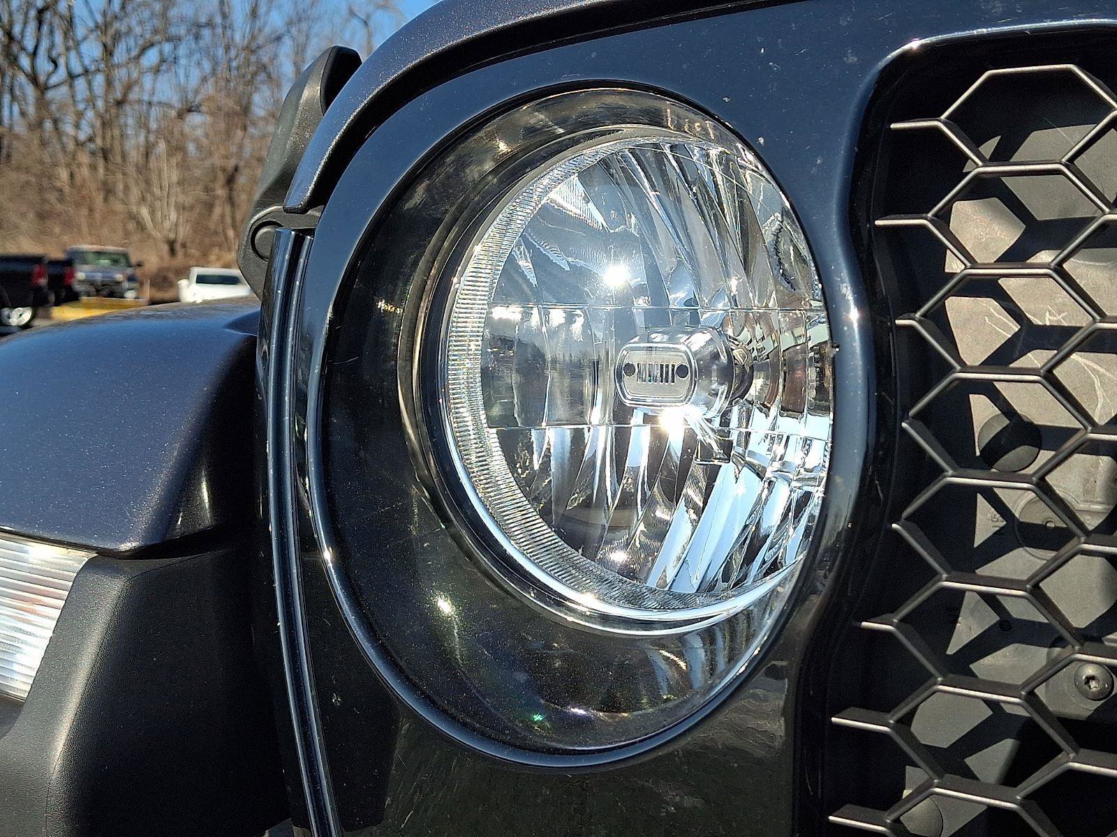 Certified 2022 Jeep Gladiator Sport image 9