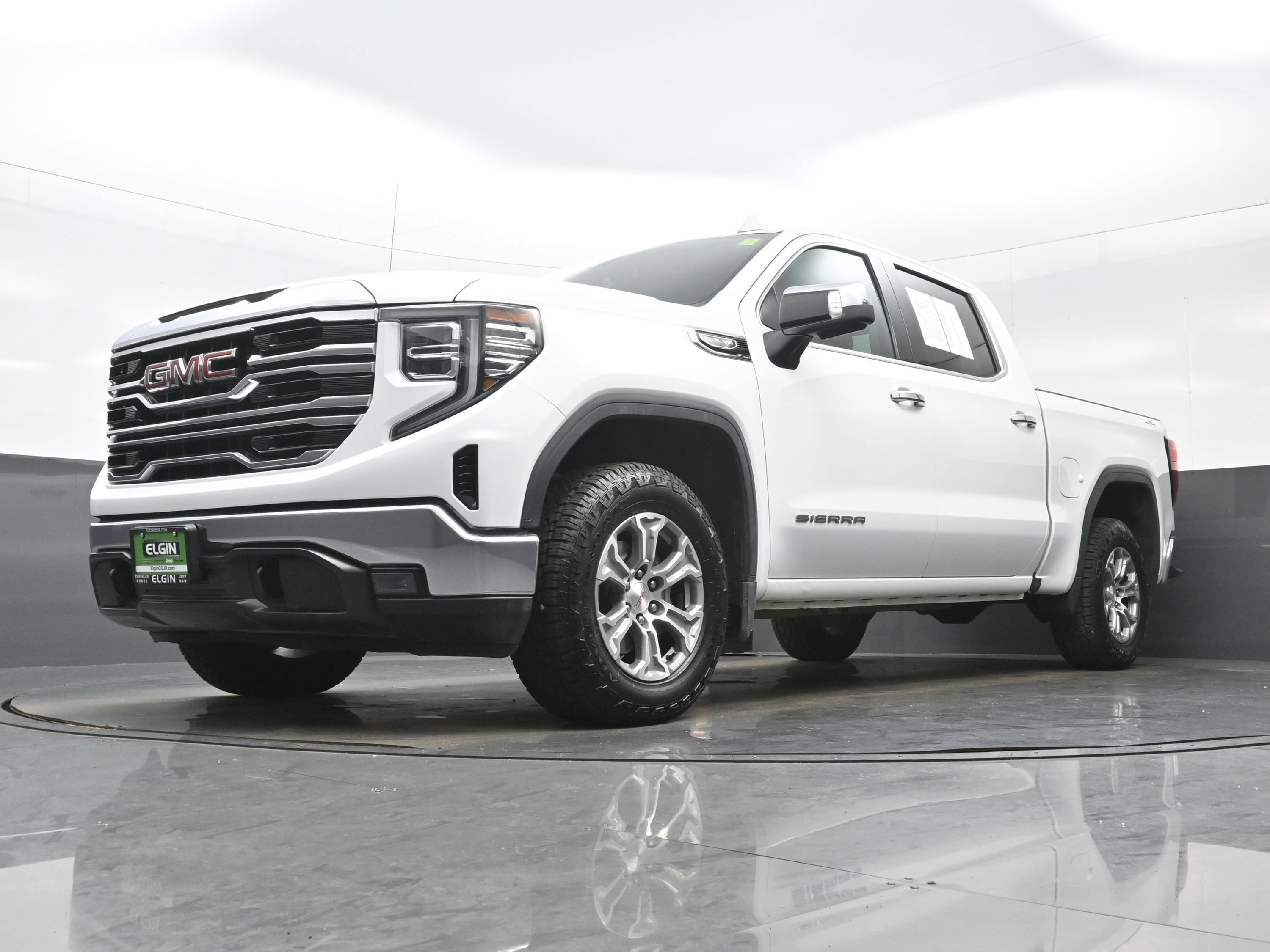 Used 2024 GMC Sierra 1500 SLT AWD/4WD image 28