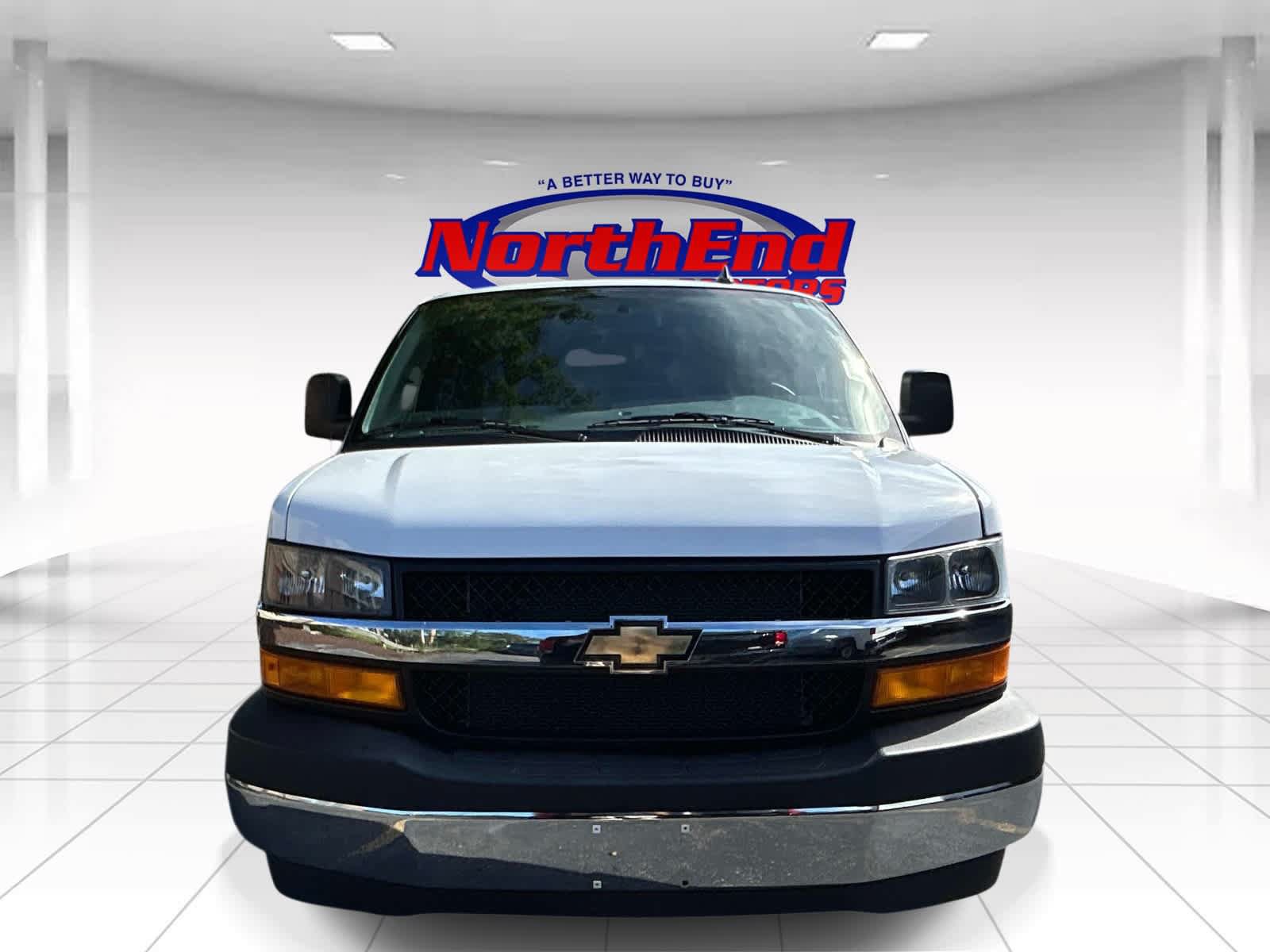 Used 2025 Chevrolet Express 2500 w/ Driver Convenience Package RWD image 8