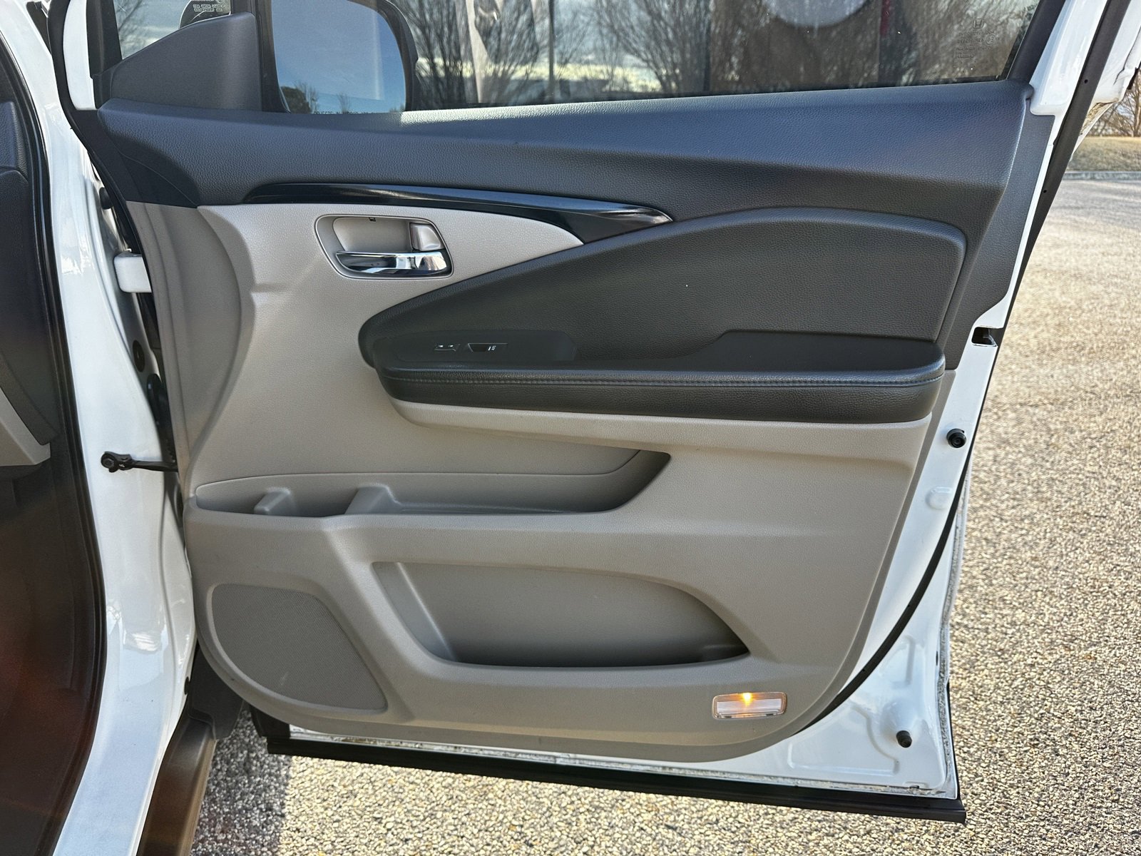 Used 2016 Honda Pilot Touring image 14