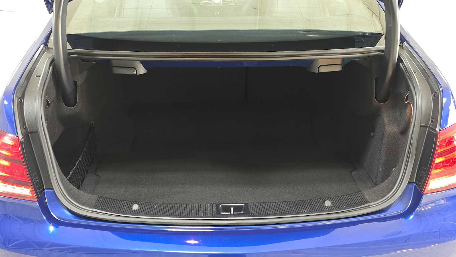 Used 2017 Mercedes-Benz E 400 4MATIC Coupe image 16