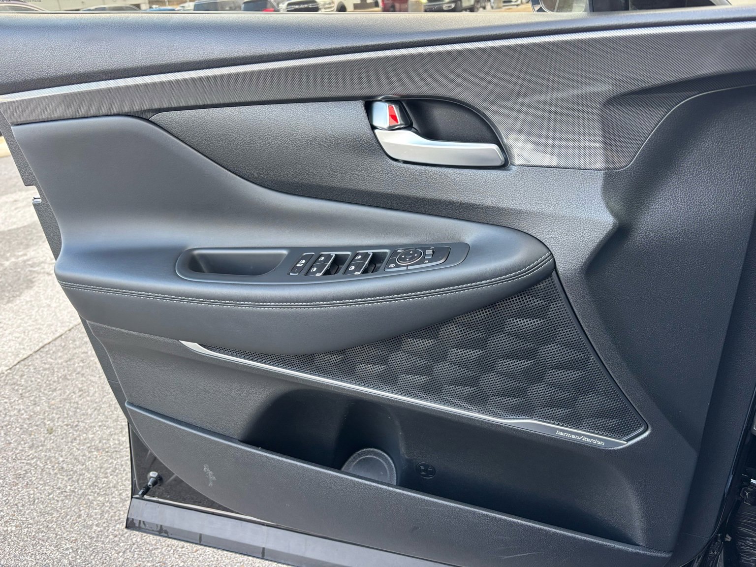 Used 2023 Hyundai Santa Fe SEL w/ Premium Package image 11