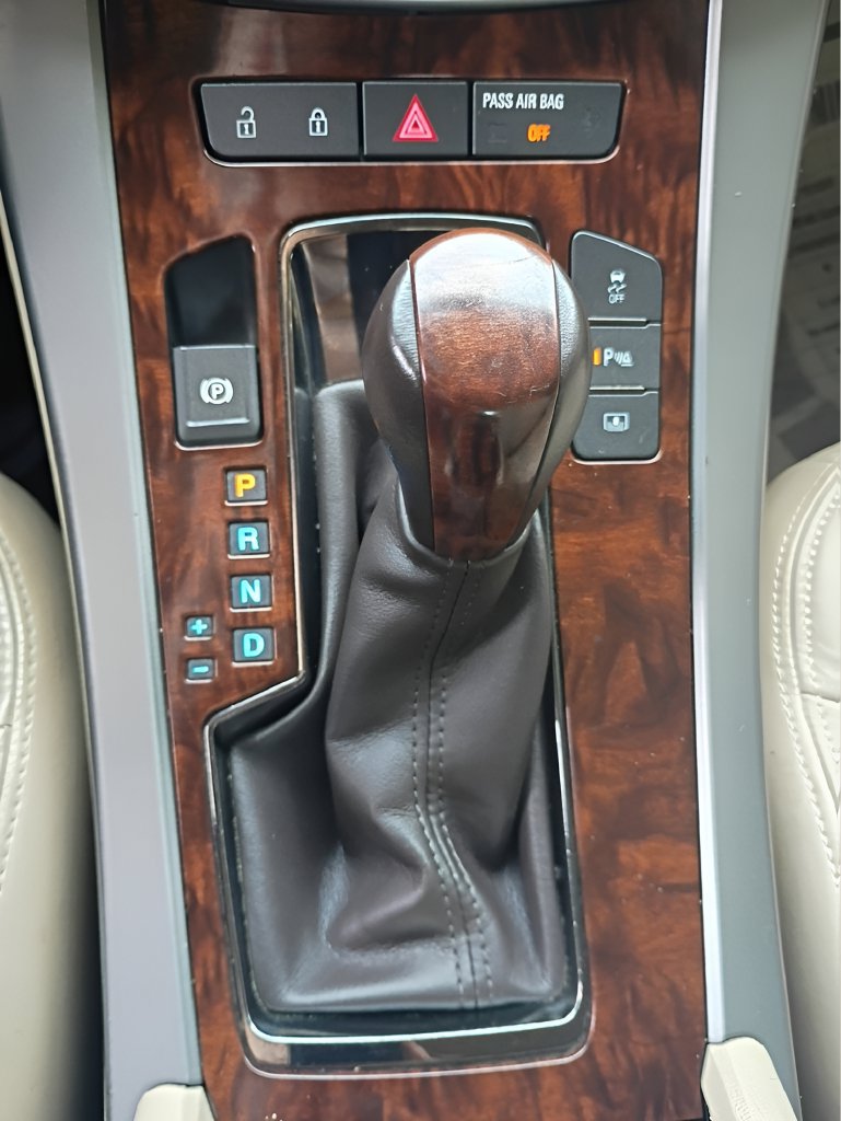 Used 2013 Buick LaCrosse Premium w/ Entertainment Package FWD image 23