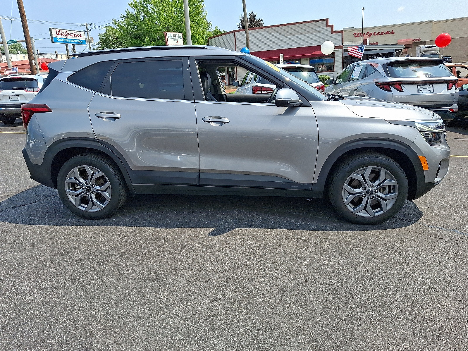 Used 2024 Kia Seltos S AWD/4WD image 6