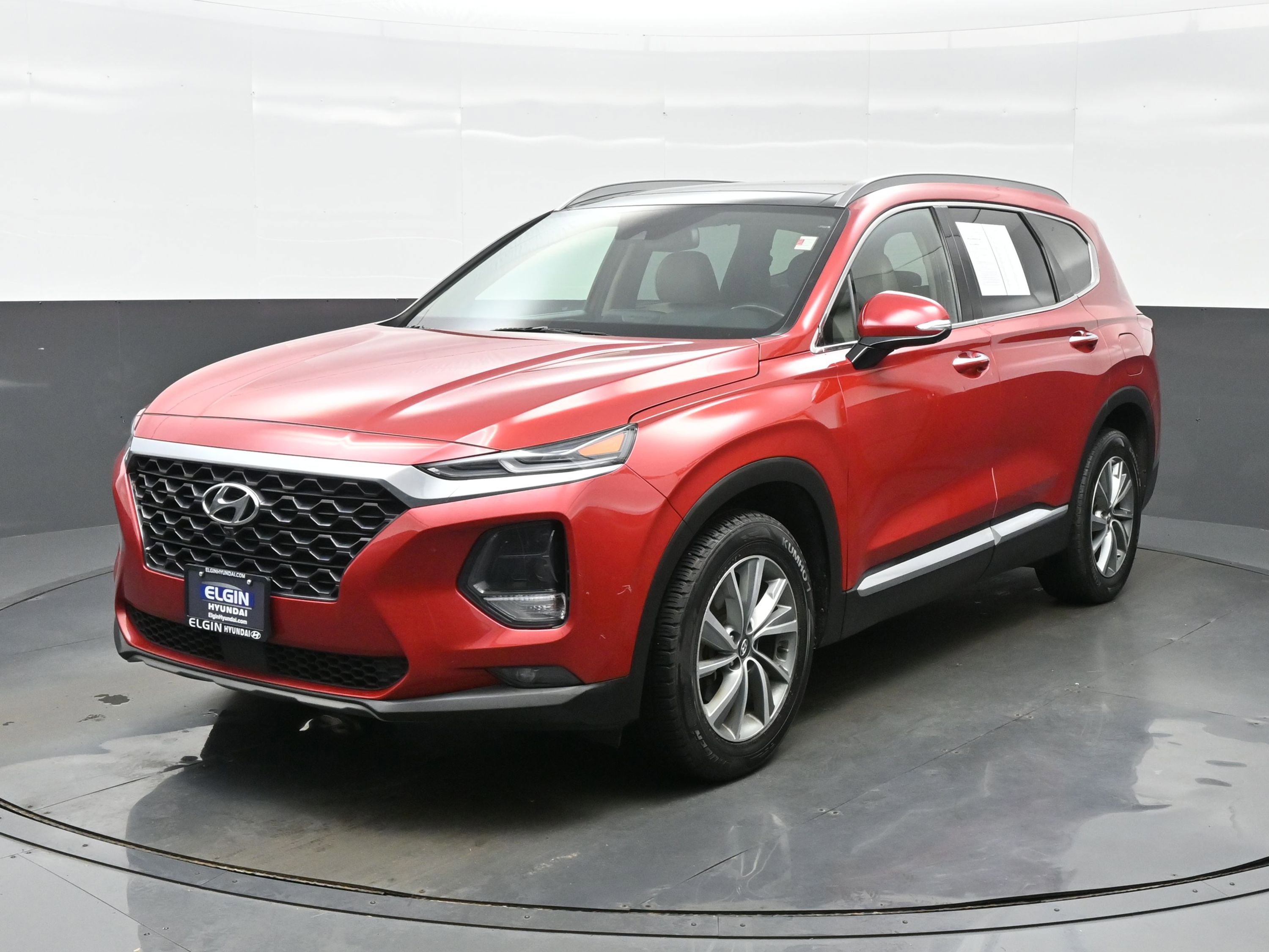 Used 2019 Hyundai Santa Fe AWD image 2