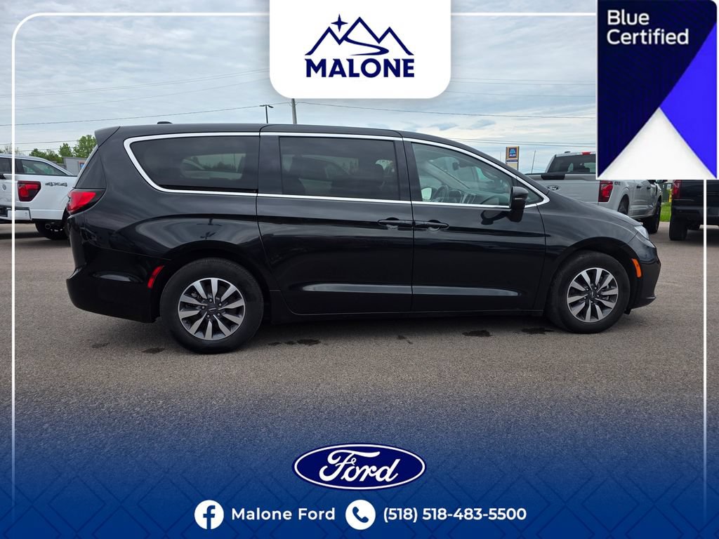 Used 2023 Chrysler Pacifica Touring-L FWD image 8