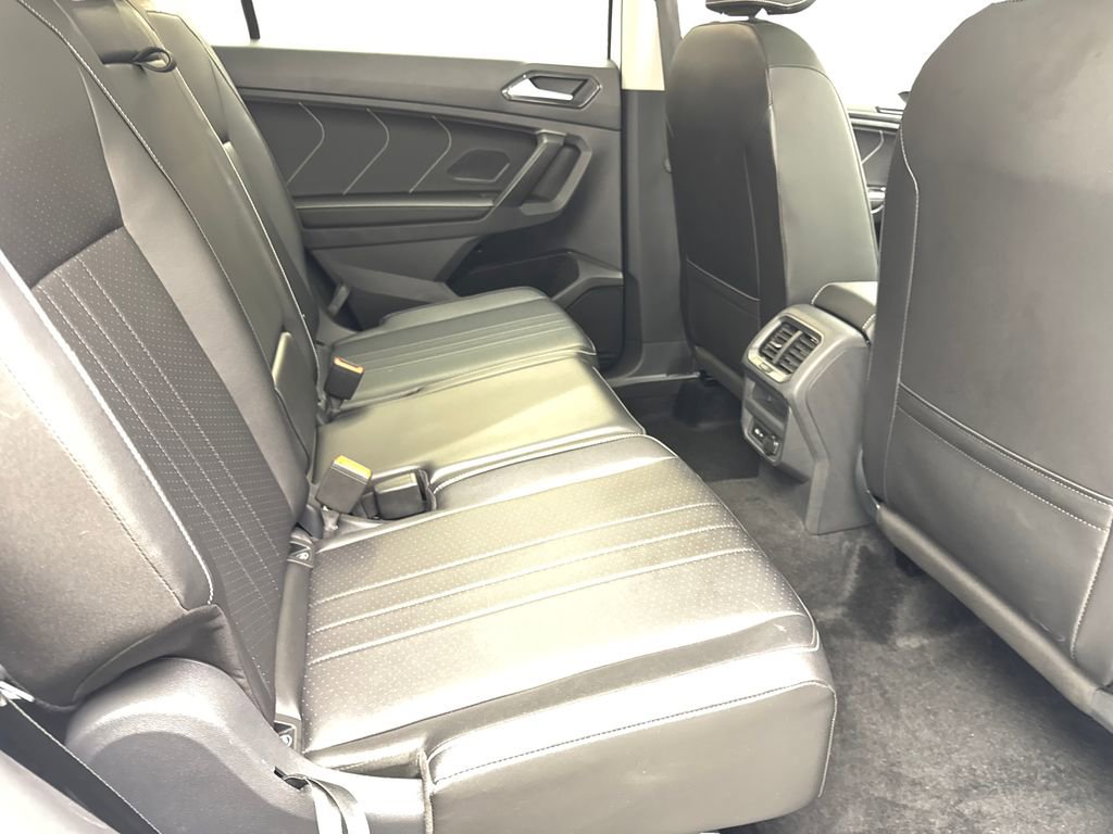 Used 2024 Volkswagen Tiguan SE FWD image 43