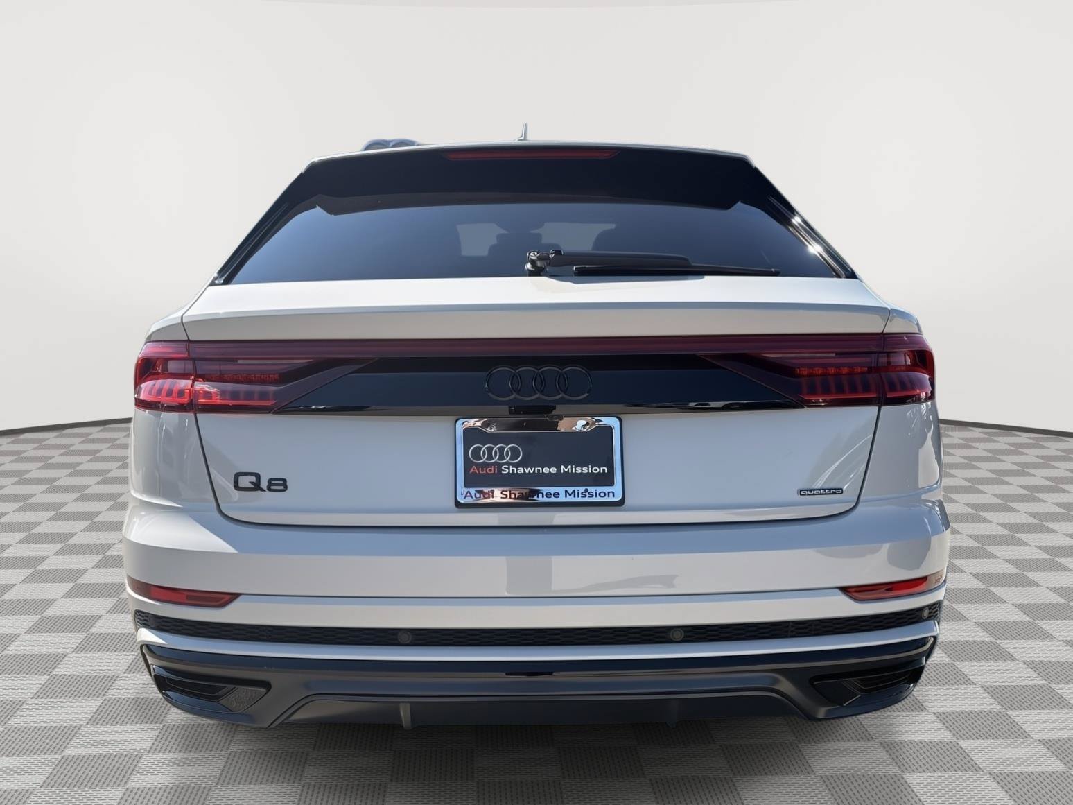 Used 2023 Audi Q8 Prestige w/ Prestige Package AWD/4WD image 4