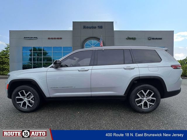 Used 2023 Jeep Grand Cherokee L Limited w/ Luxury Tech Group II AWD/4WD image 6