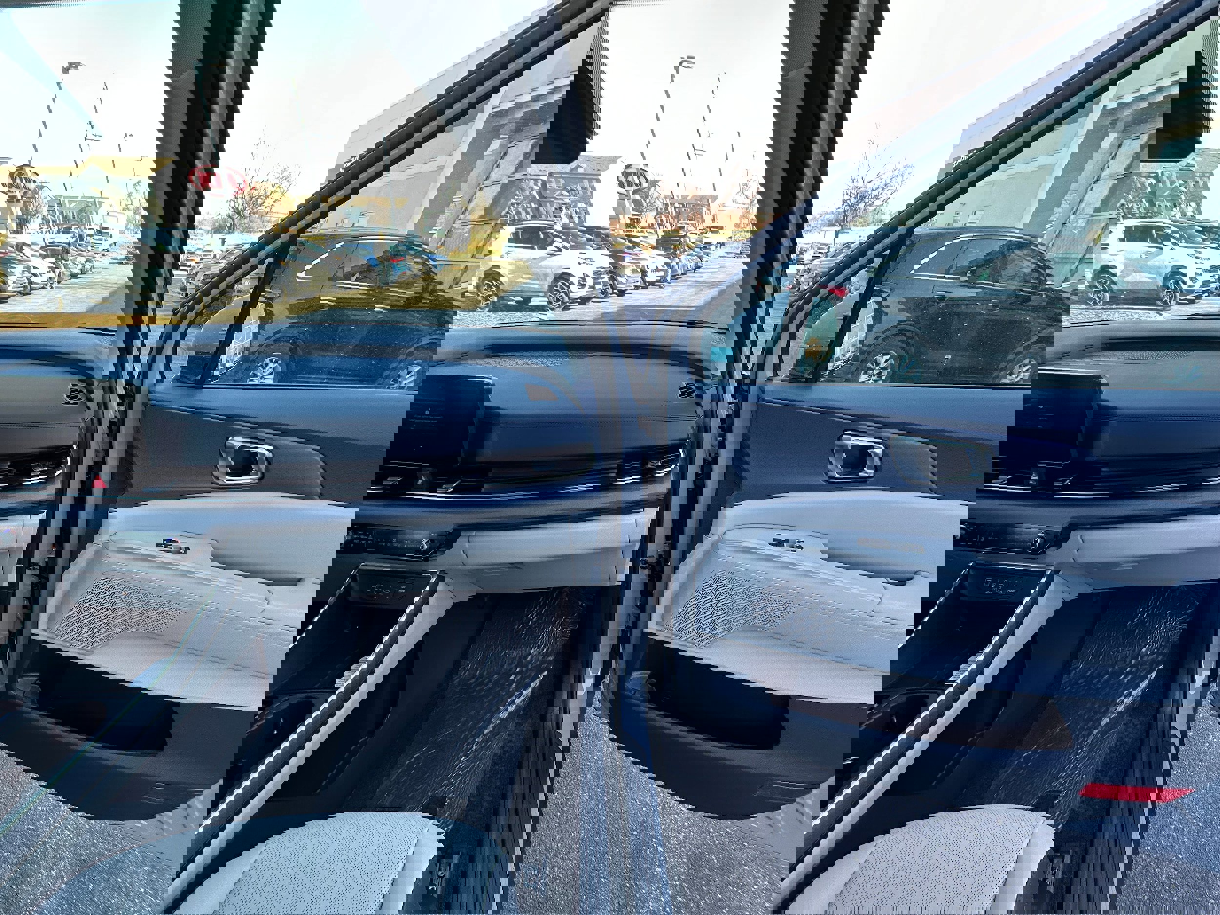 New 2026 Kia Carnival EX image 36