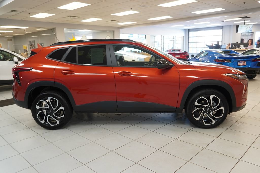 Used 2024 Chevrolet Trax RS w/ Driver Confidence Package image 12