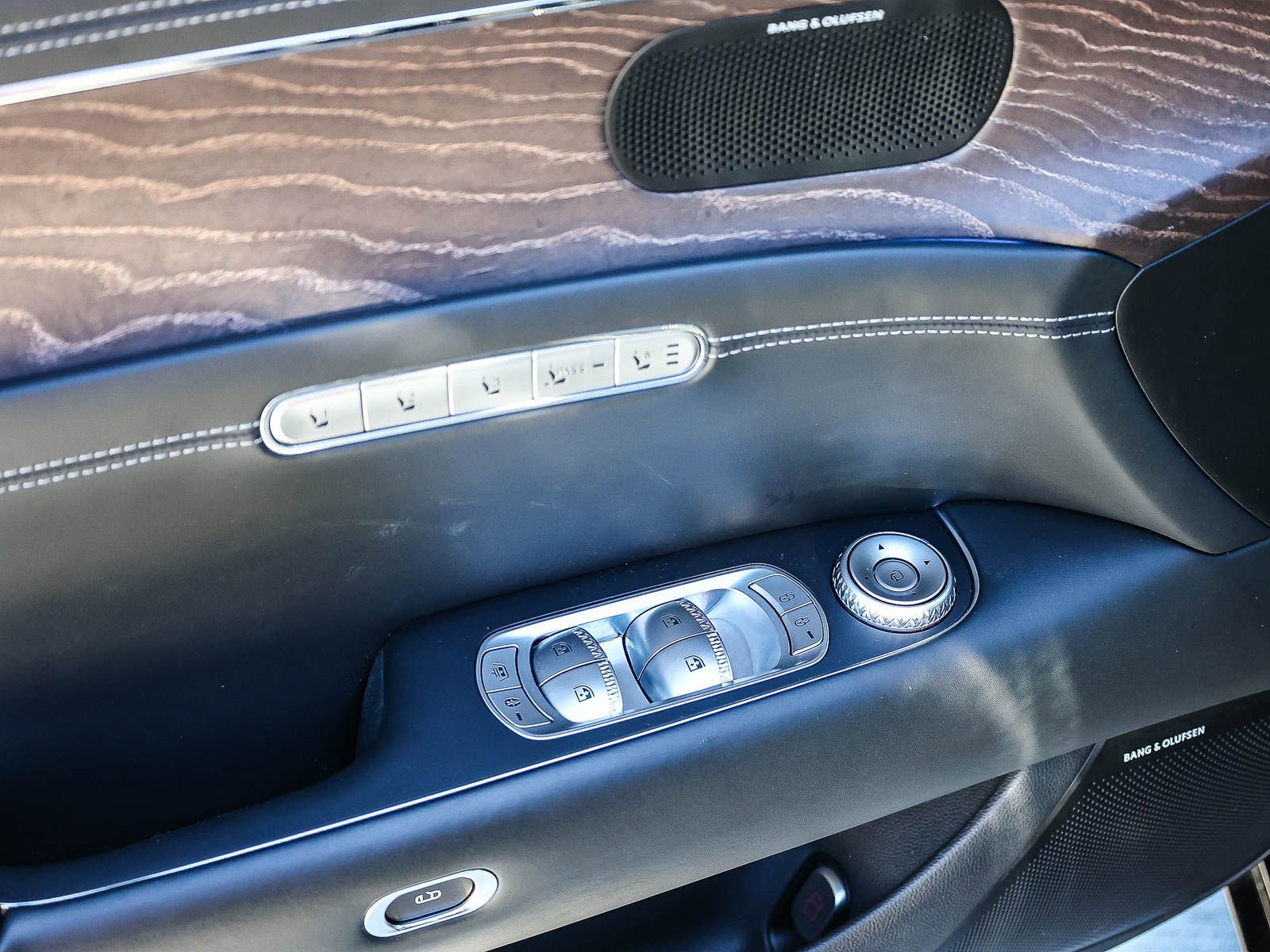 Used 2023 Genesis G90 3.5T AWD/4WD image 23