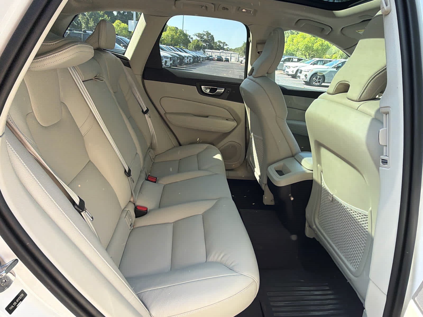 Used 2024 Volvo XC60 B5 Plus w/ Protection Package Premier AWD/4WD image 21