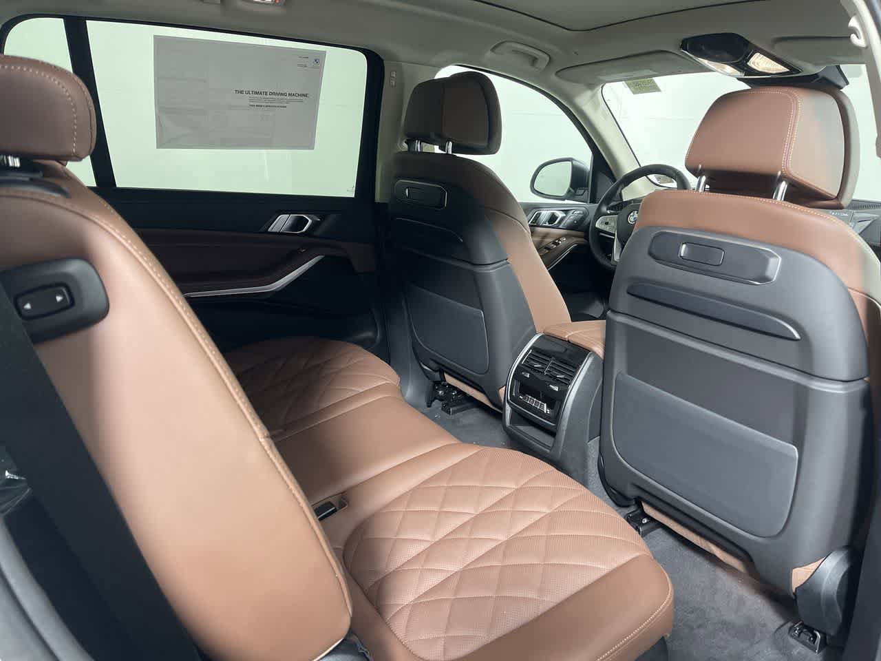 Certified 2024 BMW X7 xDrive40i w/ Parking Assistance Package AWD/4WD image 16