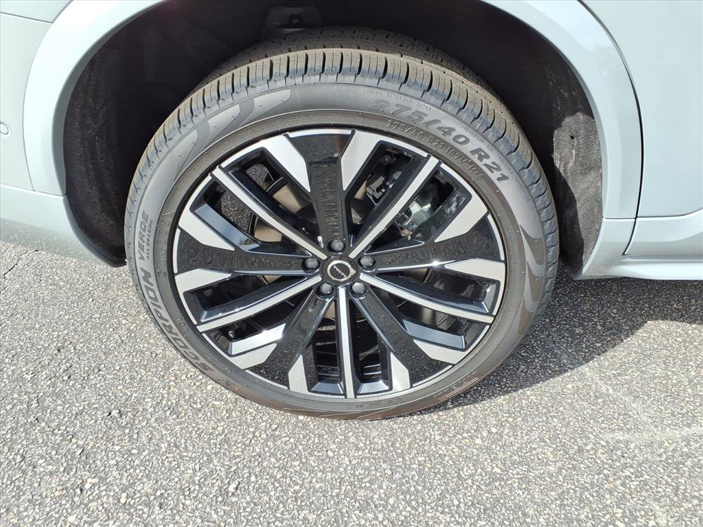 New 2026 Volvo XC90 B6 Plus w/ Protection Package Premier AWD/4WD image 7