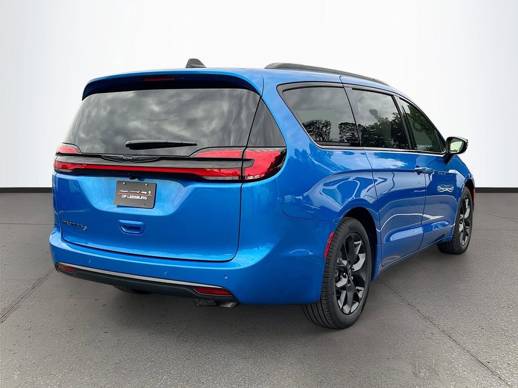 New 2026 Chrysler Pacifica Select image 7