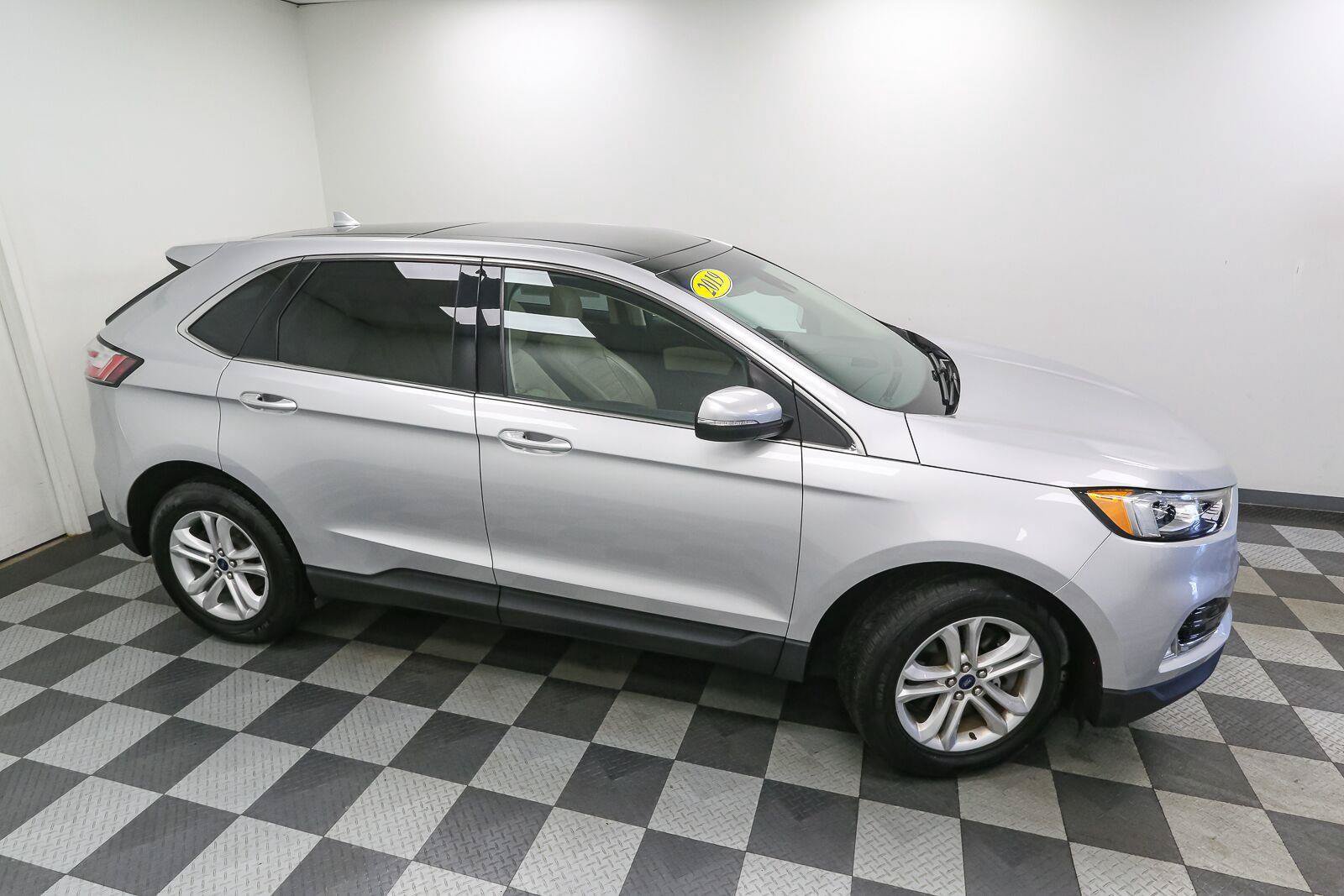 Used 2019 Ford Edge SEL w/ Equipment Group 201A AWD/4WD image 5