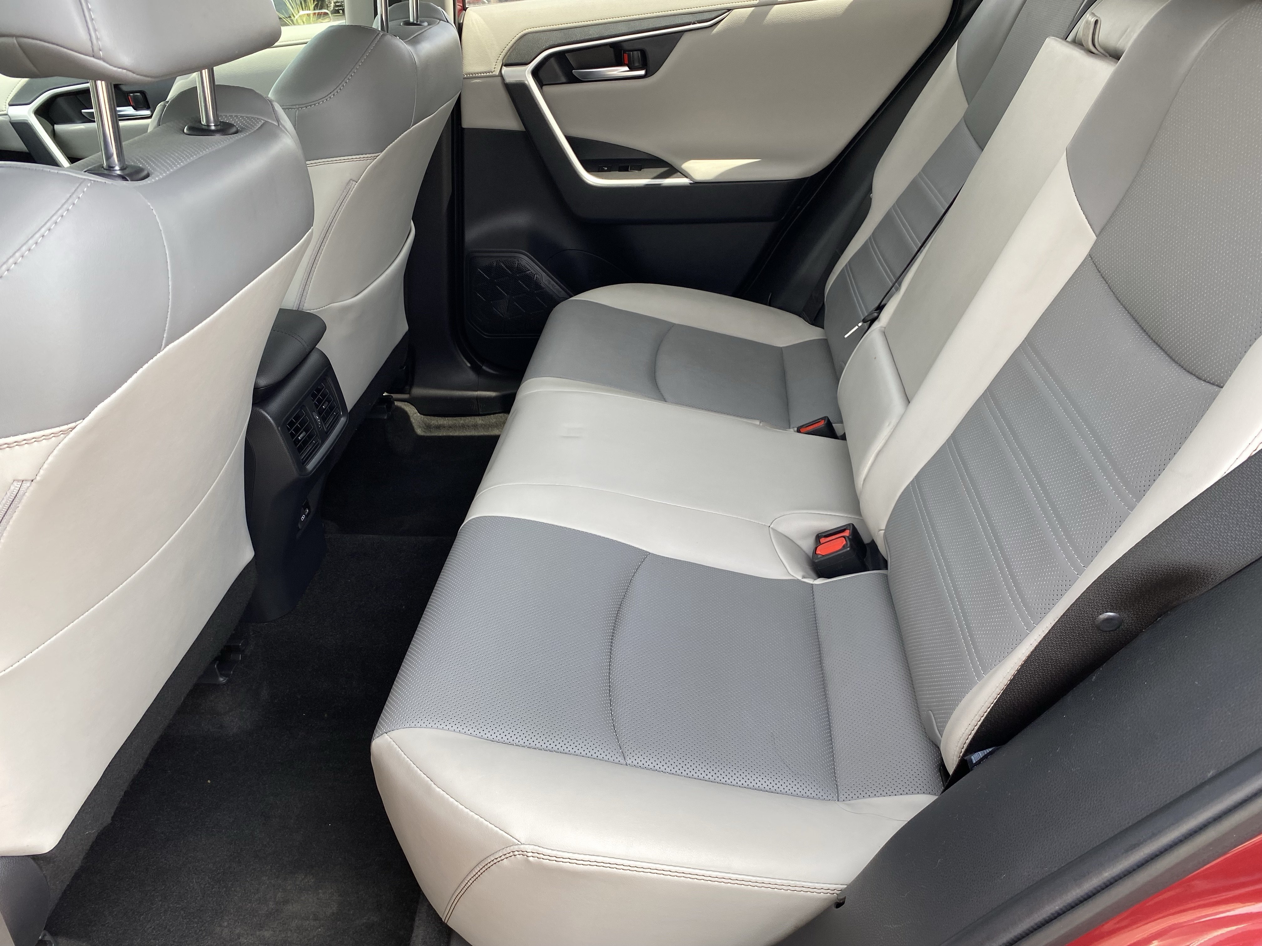 Used 2023 Toyota RAV4 Limited FWD image 15