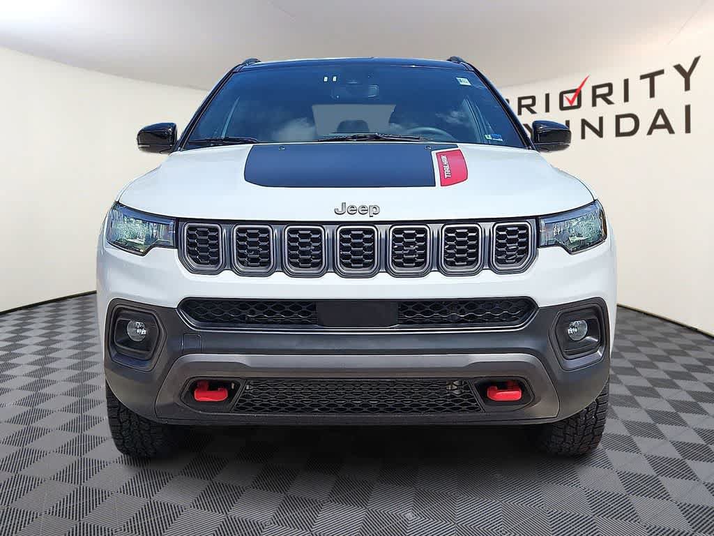 Used 2025 Jeep Compass Trailhawk AWD/4WD image 2