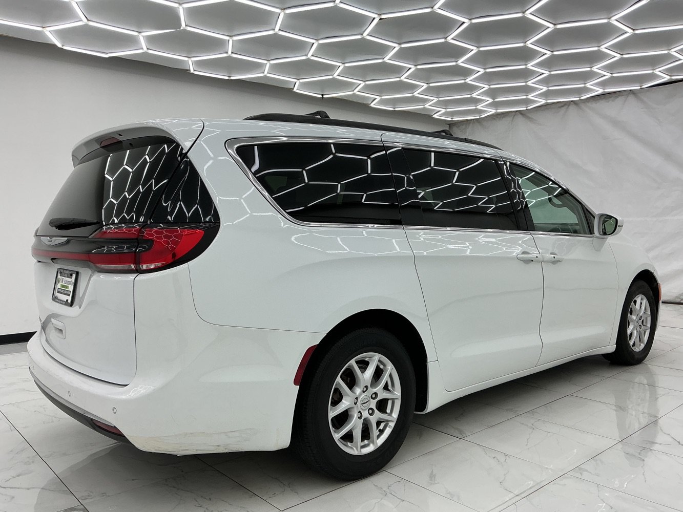 Used 2022 Chrysler Pacifica Touring-L FWD image 12