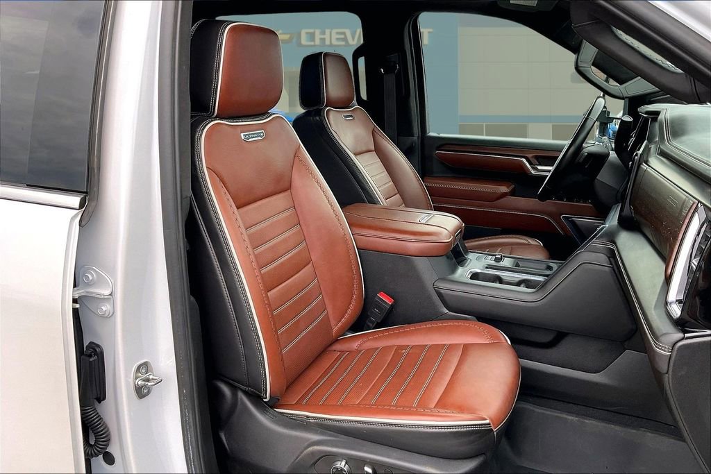 Used 2024 GMC Sierra 3500 Denali Ultimate image 30