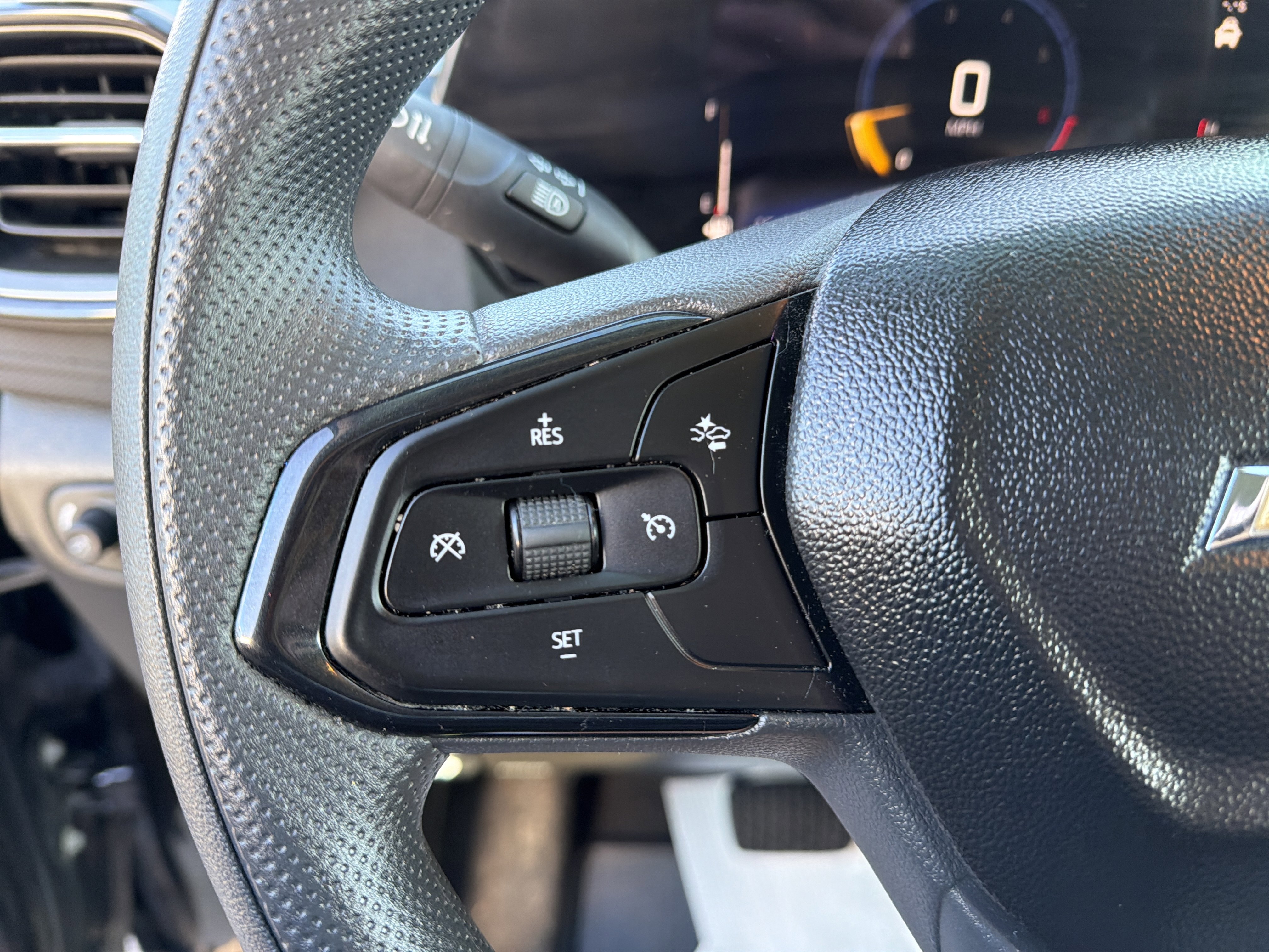 Used 2025 Chevrolet TrailBlazer LT AWD/4WD image 19