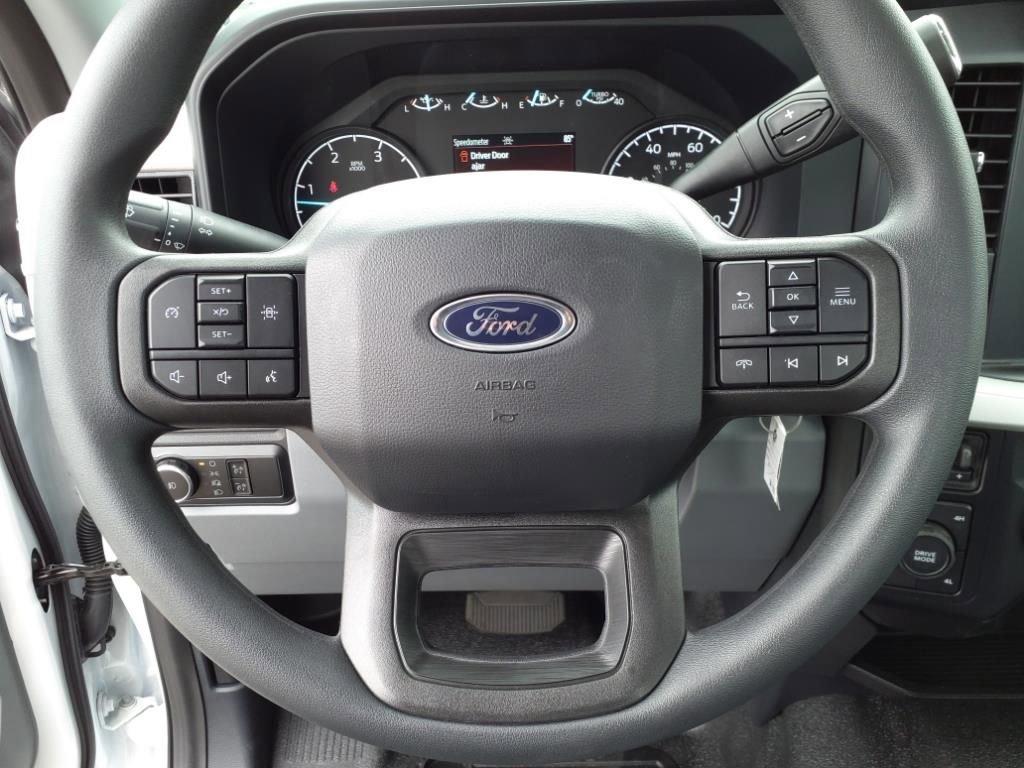 New 2024 Ford F550 4x4 Regular Cab Super Duty image 13