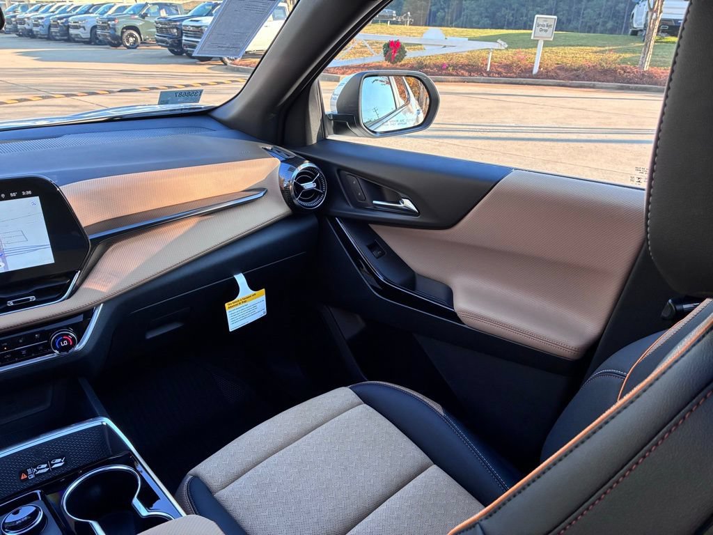 New 2026 Chevrolet Equinox ACTIV w/ Convenience Package III FWD image 18