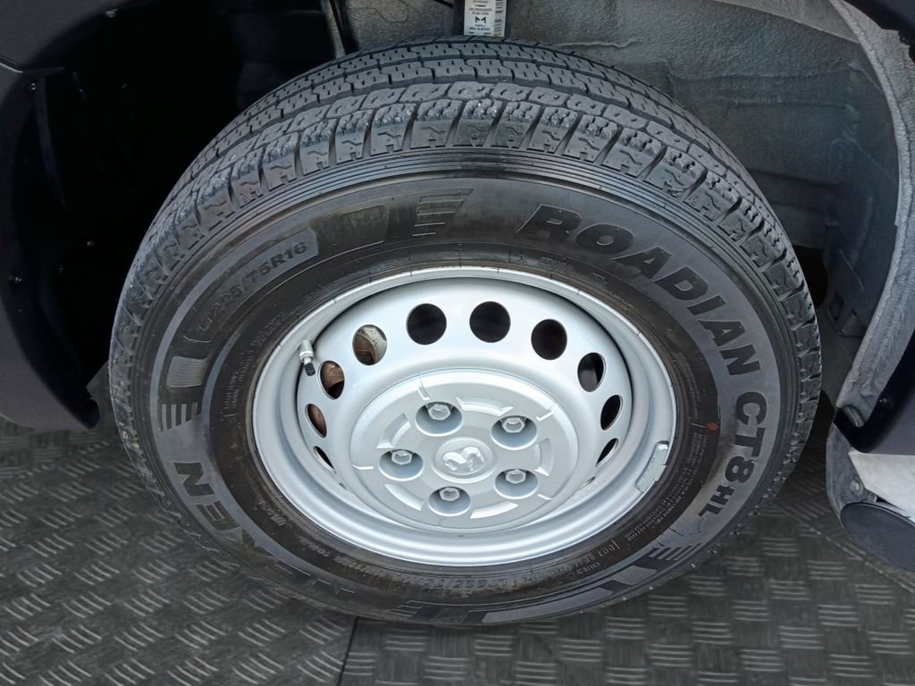 Used 2025 RAM ProMaster 2500 w/ U-Haul Equipment Group FWD image 23